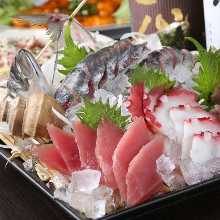 Assorted sashimi