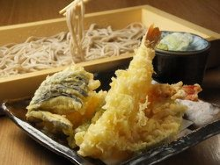 Buckwheat noodles with assorted tempura