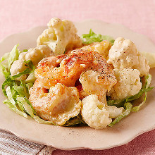 Fried shrimp dressed with mayonnaise