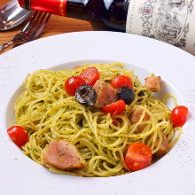 Pasta genovese with tomato