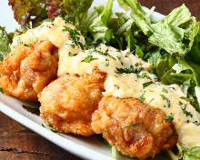 Fried chicken with vinegar and tartar sauce