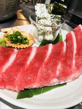 Nakaochi (tuna rib) scrape on the bone