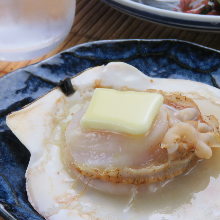 Grilled scallop with butter