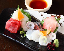 Assorted sashimi