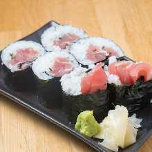 Tuna sushi rolls