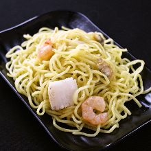 Yakisoba noodles with salt