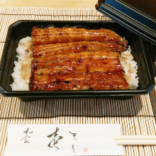 Eel served over rice in a lacquered box