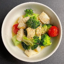 Stir-fried squid and broccoli