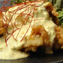 Fried chicken with vinegar and tartar sauce