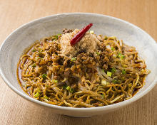 Chilled Sichuan-style noodles topped with lamb meat sauce