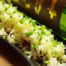 Tuna covered with green onion