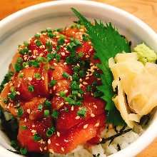 Soy sauce marinade fresh tuna rice bowl