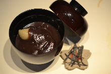 Oshiruko (sweet red bean soup with toasted rice cakes)