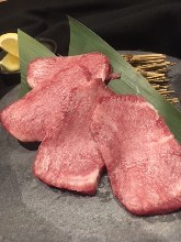 Beef tongue seasoned with salt