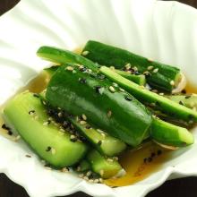 Crushed cucumber with sesame oil and salt