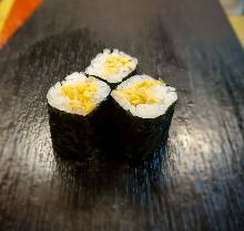 Natto sushi rolls