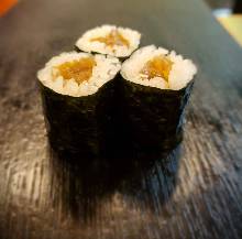 Kanpyo sushi rolls