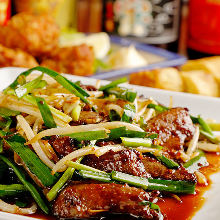 Stir-fried liver and garlic chives