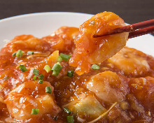 Stir-fried shrimp in chili sauce