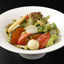 Seasonal vegetable salad