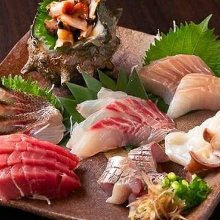 Assorted sashimi