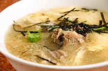 Gomtang soup