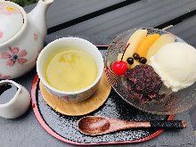 Cream anmitsu (agar gelatin with fruits, sweet red bean paste, and whipped cream)