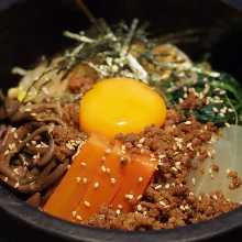 Stone-grilled bibimbap (or) Cold noodles