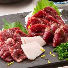 Fatty horse meat sashimi