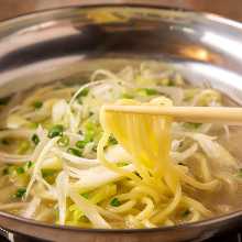 Zousui (rice soup) set or champon noodles (for the finish of a hotpot meal)