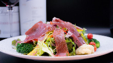 Salad of dry-cured ham and seasonal vegetables