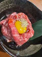 Seared beef tartare