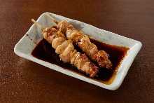 Salted and grilled chicken thigh