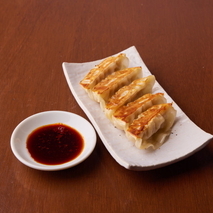 Gravy chicken gyoza (6 pieces)