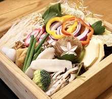 Chinese Cabbage / Cabbage / Mizuna Greens / Sweet Potato / Bean Sprouts / White Leek / Carrot / Enoki Mushrooms