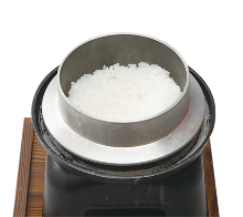 Kamataki Gohan (rice in a metal pot)