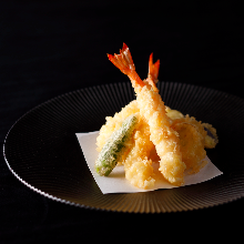 Tempura of seasonal taste