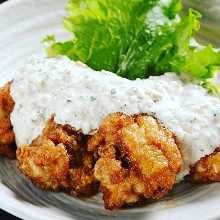 Fried chicken with vinegar and tartar sauce
