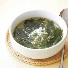 Wakame seaweed soup