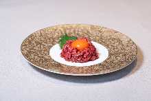 Seared wagyu beef tartare