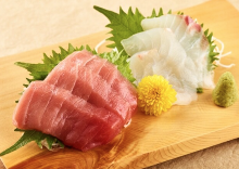 Assorted sashimi