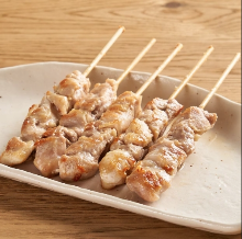 Grilled chicken skewer (salt or sauce)