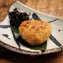 Grilled rice ball
