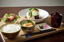 1,800 JPY Set (6 Items)