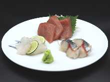 Chef's choice sashimi platter of three kinds