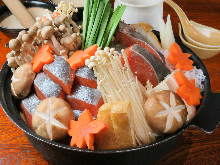 "Ishikari" salmon and vegetable hotpot