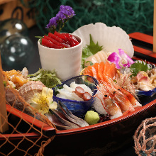 Assorted sashimi