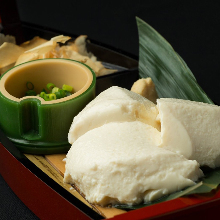 Yosedofu (fresh tofu)