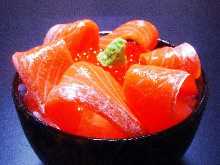 "Oyako" salmon roe and Japanese salmon rice bowl