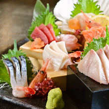 Assorted sashimi